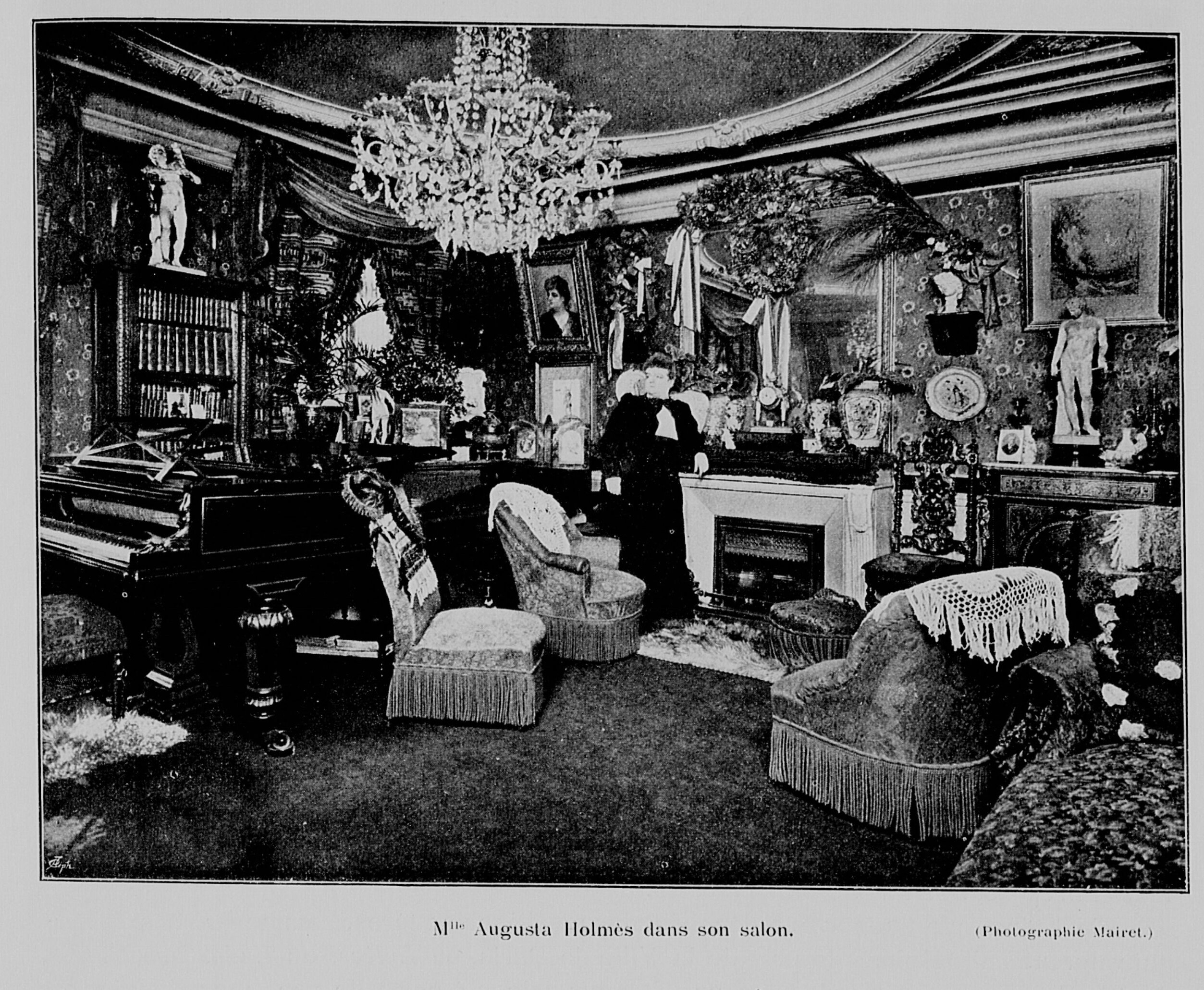 Mlle Augusta Holmès dans son salon