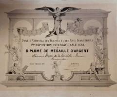 Diplome-de-la-1re-exposition-internationale-de-la-Societe-nationale-des-sciences-et-des-arts-industriels-1886