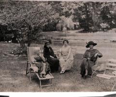 Mel-Bonis-a-Sarcelles-avec-trois-amies-annees-1920.jpg