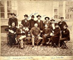 Les-candidats-au-prix-de-Rome-de-composition-musicale-au-palais-de-Fontainebleau-1900.jpg
