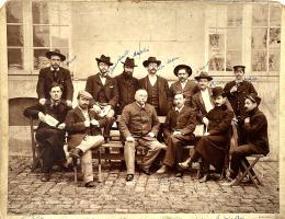 Les-candidats-au-prix-de-Rome-de-composition-musicale-au-palais-de-Fontainebleau-1900.jpg