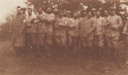 Groupe des infirmiers et brancardiers du 1er bataillon (photographie)