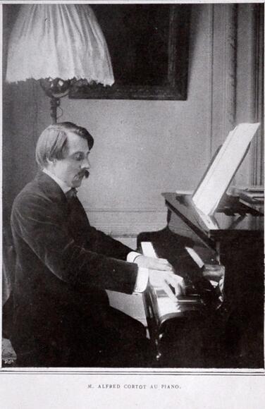 Alfred Cortot au piano