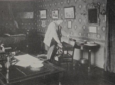 Jules Massenet composant sur un clavecin muet