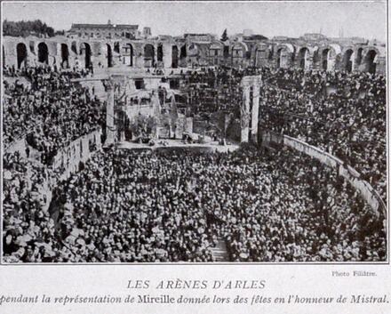 Les arènes d'Arles (représentation de Mireille)